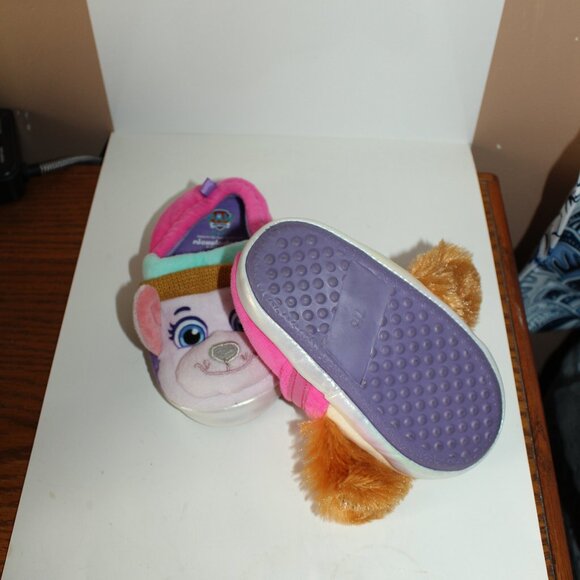 🍁5/$25🎃 Paw Patrol Skye & Everest Slippers Size 7/8 Plastic Bottoms - Picture 3 of 3